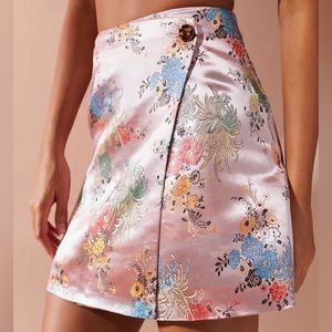 [SOLD] urban outfitters Silky Wrap Mini Skirt in light pink size s